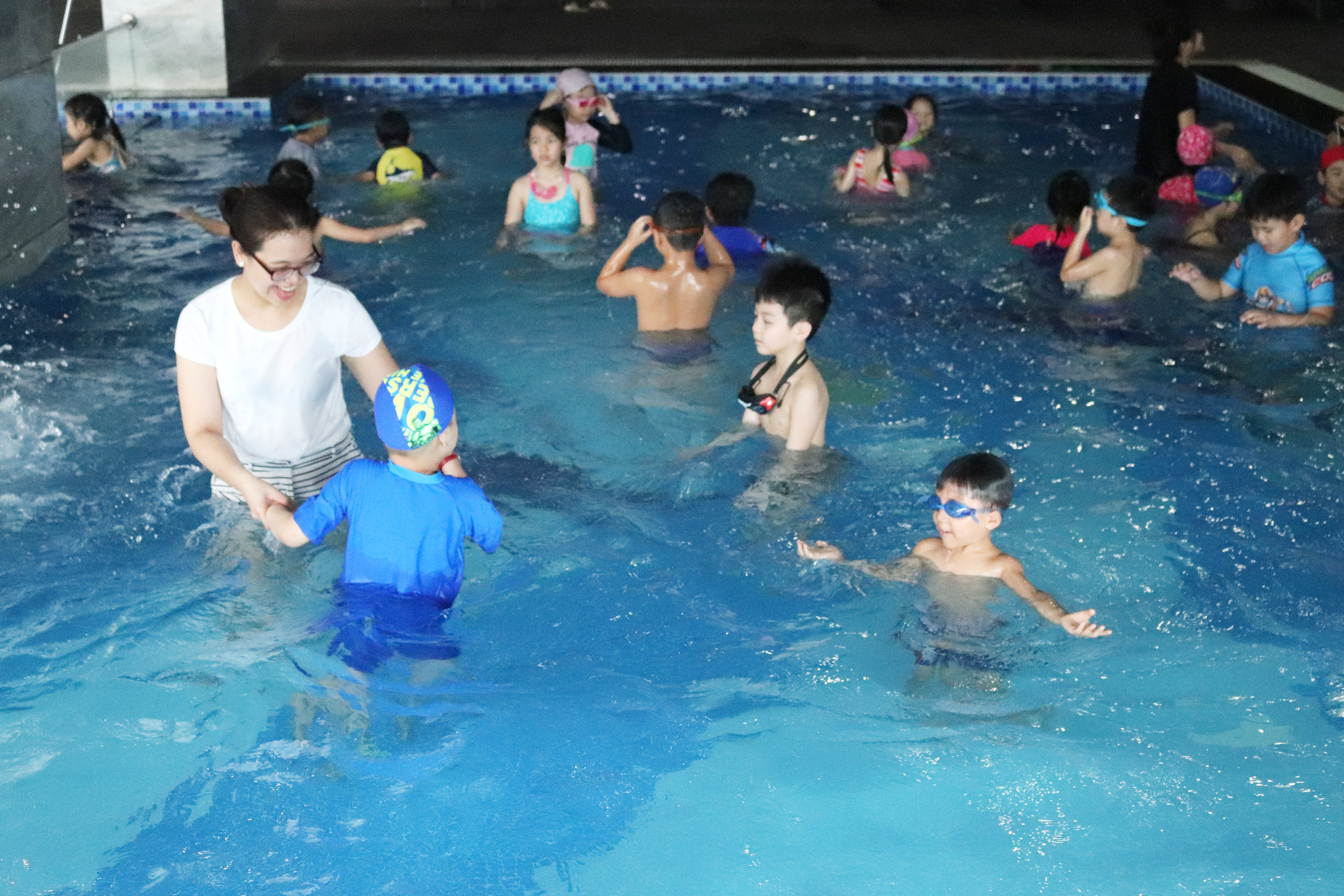 Những Lưu Ý Cho Trẻ Khi Bơi Vào Mùa hè
